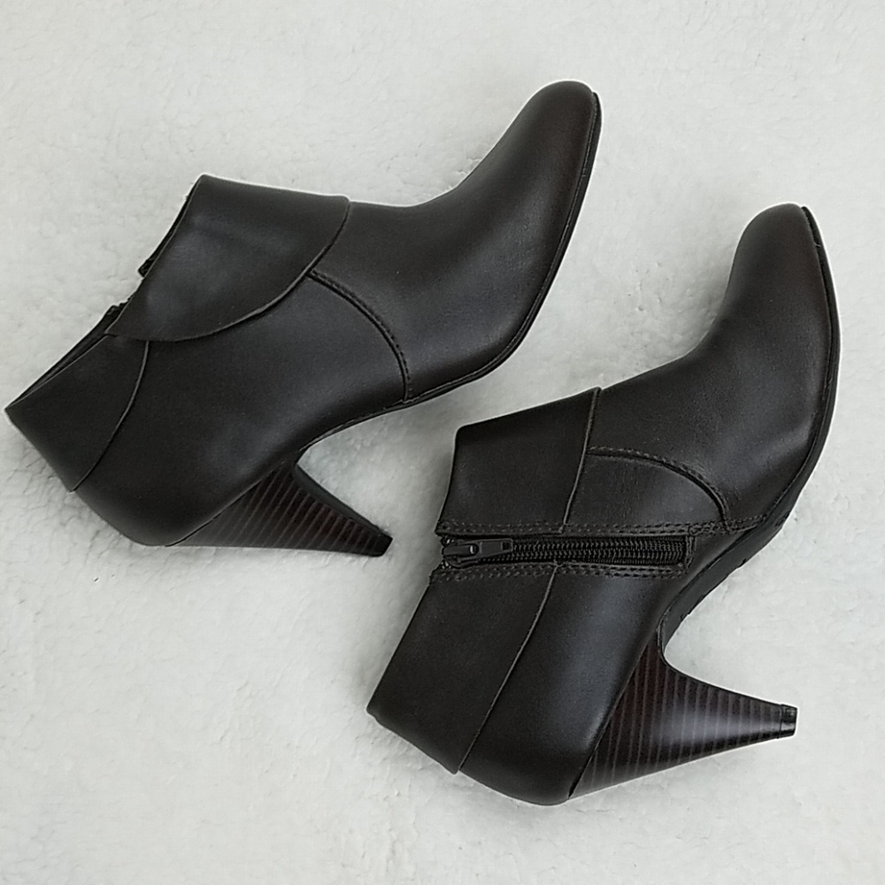 Dress booties